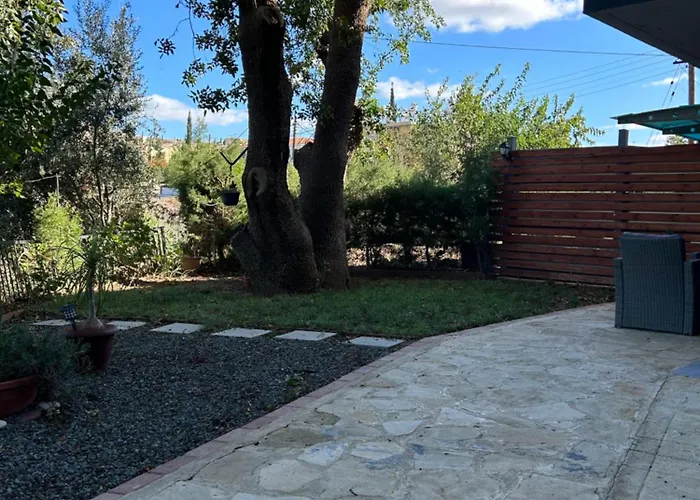 Διαμέρισμα With Garden *