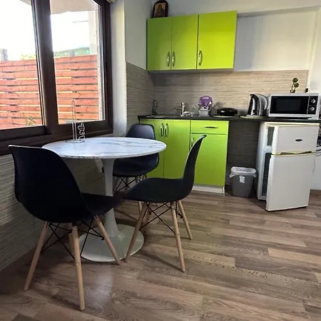 With Garden Apartament *